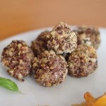 Polpette di quinoa, mandorle e sesamo