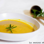 Crema di zucca, patata e cipolla profumata al rosmarino