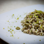 Grano saraceno al pesto di pistacchi e olive